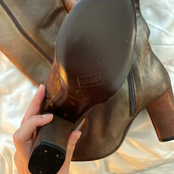 NWOT - Brown Chanel Iridescent boots - Picture 4 of 9
